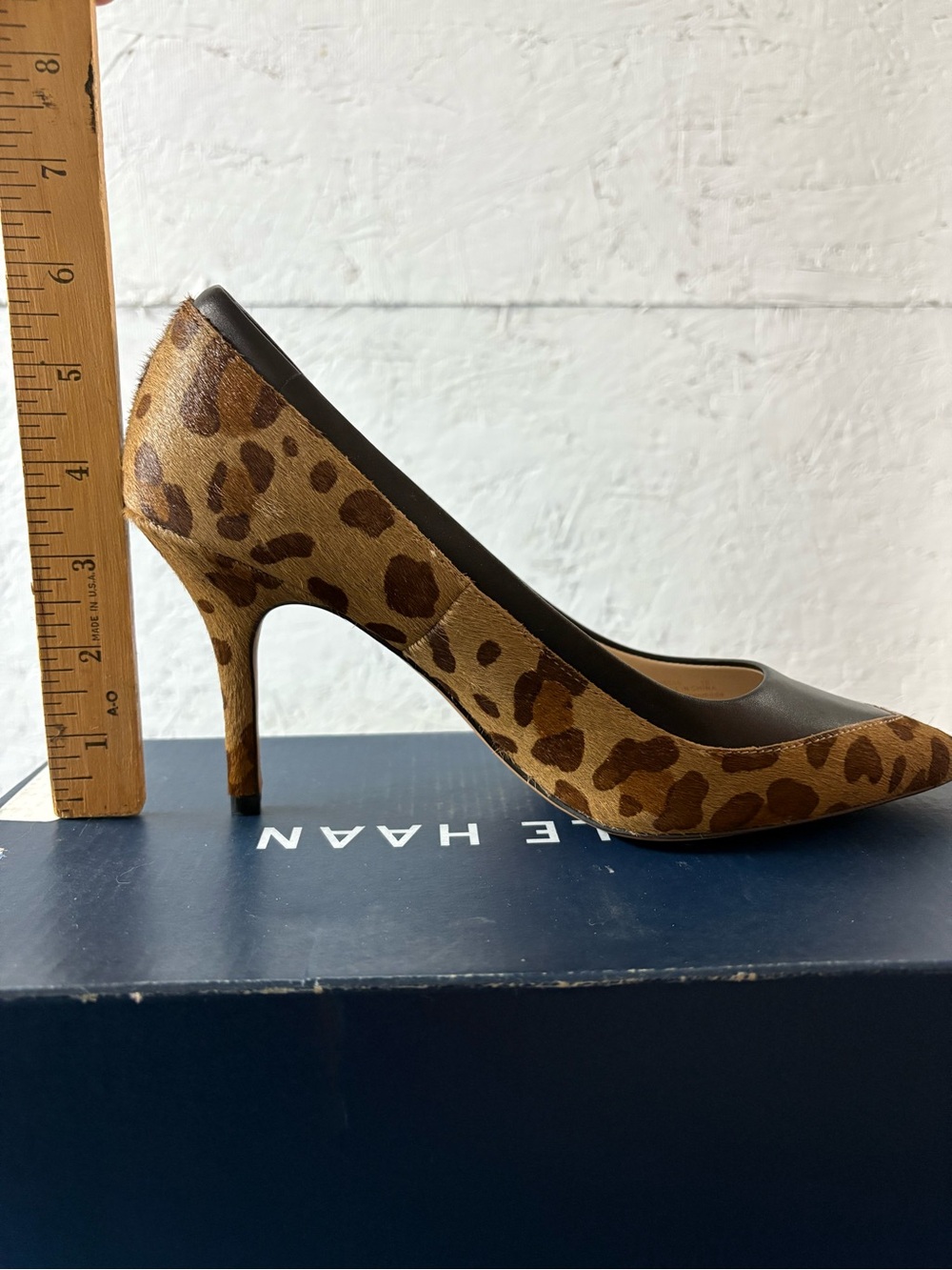 Leopard print Cole Haan like new print stiletto heels pointy toe